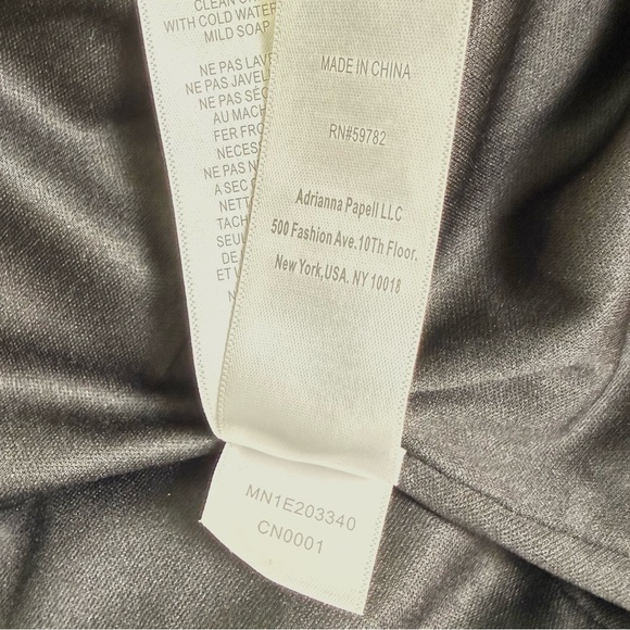 NWT Aidan Mattox Gold Metallic Foiled V-Neck Evening Gown Size 2 - Picture 15 of 16